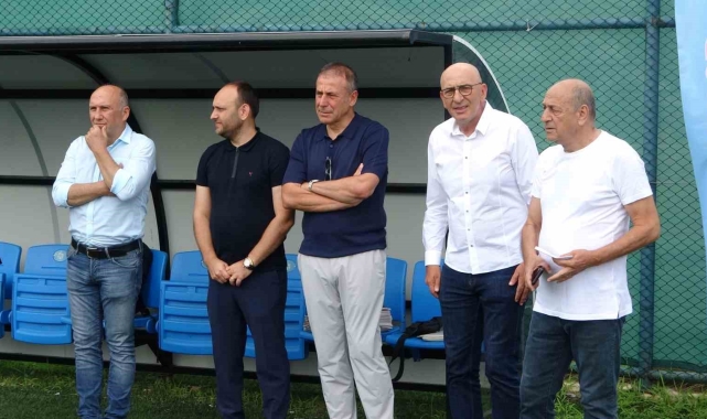Abdullah Avcı geleceğin futbol yıldızları ile bir araya geldi