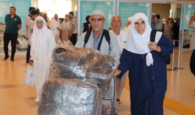 Adıyaman'ın hacı kafilesi geri döndü