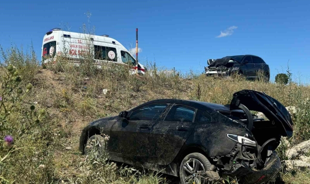 Ağrı'da trafik kazası: 13 yaralı