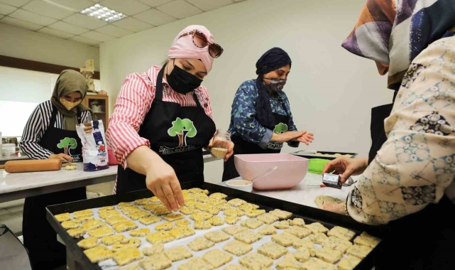 Aile merkezlerindeki eğitimlerden binlerce kişi yararlanıyor
