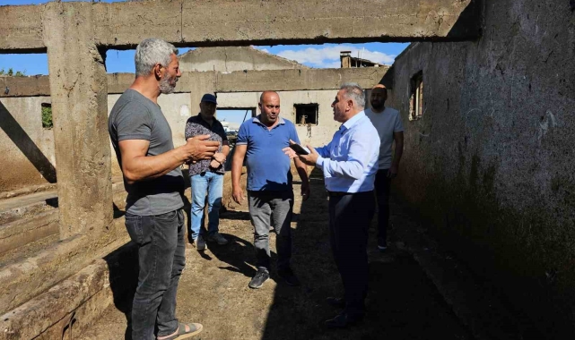 AK Parti Tunceli İl Başkanı Süner, yangında çok sayıda hayvanı telef olan aileyi ziyaret etti