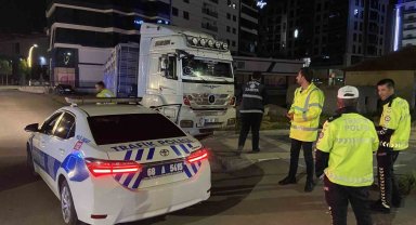 Aksaray'da zabıta ve polis tır denetiminde