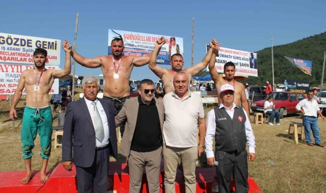 Alaçam Dürtmen Yayla Şenlikleri'nde başpehlivan Fatih Kanbur