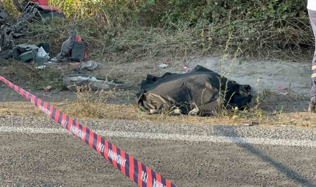 Alaplı'da motosiklet sürücüsü kamyonun altında kaldı: 1 ölü