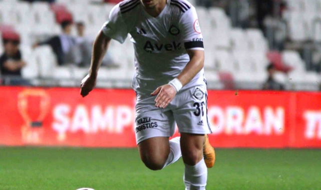 Altay'da Ozan ve Deniz'den sonra Caner de kalıyor
