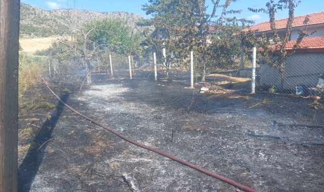 Amasya&#039;da ot yangını evlere sıçramadan söndürüldü