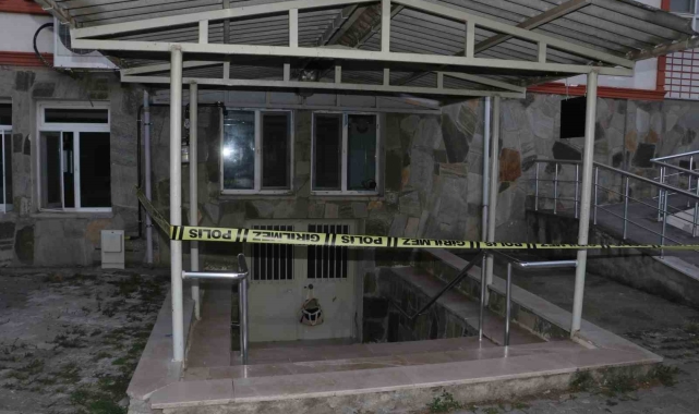 Amasya'da cami kapısındaki şüpheli çanta fünye ile patlatıldı