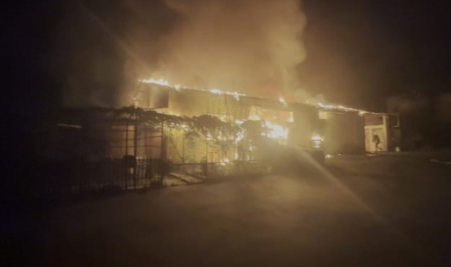 Amasya'da nakliyat deposunda korkutan yangın