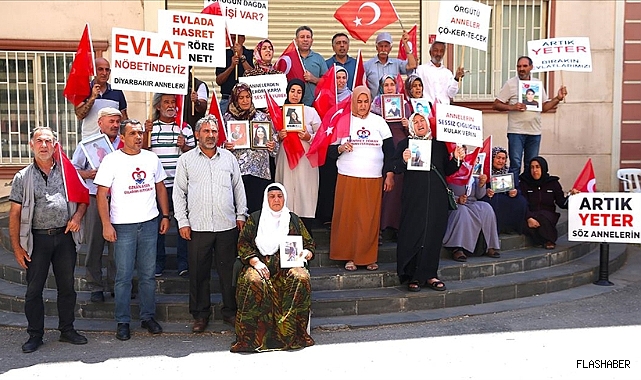 ANNELERİN EVLAT NÖBETİNE BİR AİLE DAHA KATILDI!