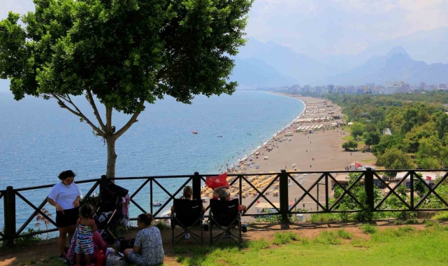 Antalya 12 saat içinde 4 mevsimi yaşadı