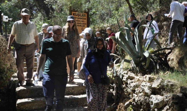 Antalya Sosyal Güvenlik İl Müdürlüğü emekliler ile doğa yürüyüşünde buluştu