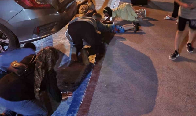 Araçta sıkışan yavru kediyi itfaiye kurtardı