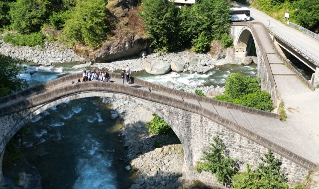 Arhavi "Çifte Köprü" ve "Mençuna" ile turizmden daha fazla pay almak istiyor