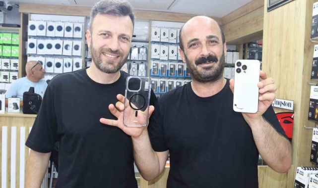 Arkadaşıyla iddiaya girdi, 50 bin TL değerindeki telefonunu kırdı