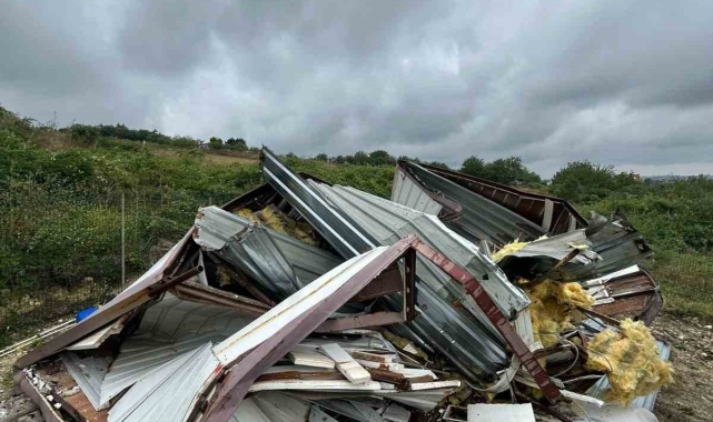 Arnavutköy'de 23 kaçak yapı daha yıkıldı