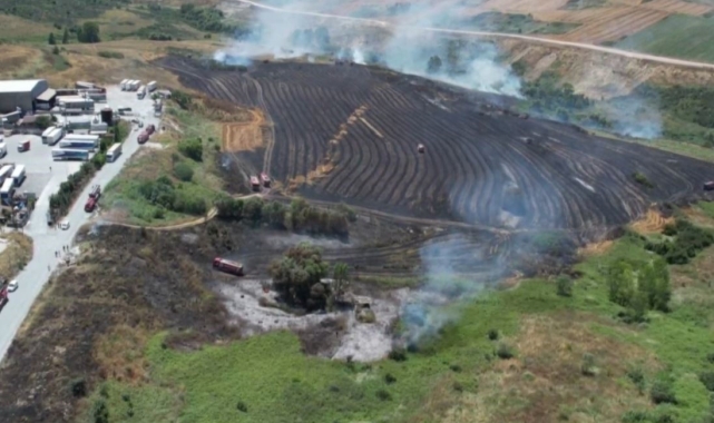Arnavutköy'de otluk alanda çıkan yangın tarım arazisine sıçradı