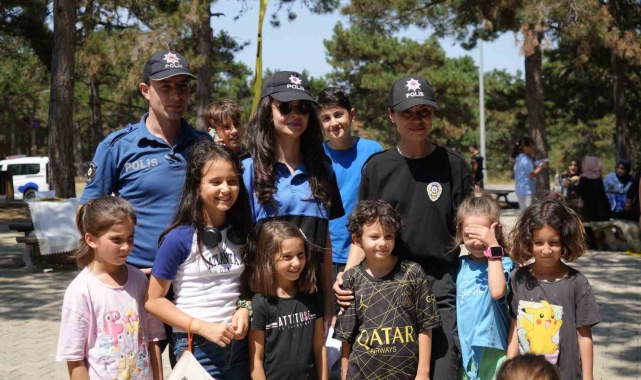 Arnavutköy'de polis ekipleri orman yangınlarıyla ilgili vatandaşları uyardı