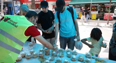 Aşure dağıtımı başladı