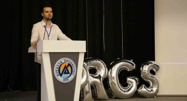 Avrasya Üniversitesi'nde Protetik Restorasyonlarda Güncel Yaklaşımlar Sempozyumu gerçekleşti