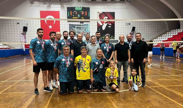 Aydın İl Sağlık Müdürlüğü voleybol turnuvasında 3'üncü oldu