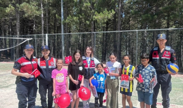 Aydın'da jandarma ekipleri vatandaşları bilgilendiriyor
