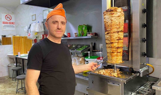 Aydın'da kavurucu sıcakta döner ustalarının zorlu mesaisi