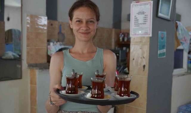 Azmiyle önyargıları yıkan genç kadın, köy kahvesini eski günlerine kavuşturdu