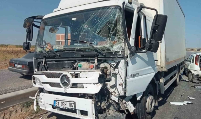 Babaeski'de 3 aracın karıştığı kaza: 2 kişi yaralandı