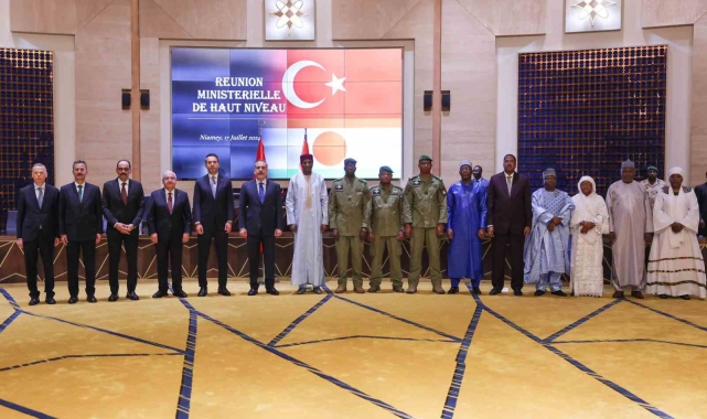 Bakan Fidan, Nijer Başbakanı Zeine ile ortak çalışma toplantısına katıldı