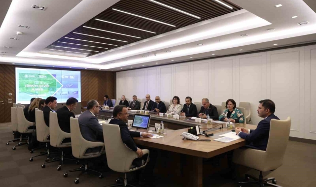 Bakan Kurum: "2053 net sıfır emisyon hedeflerimiz için gece gündüz çalışacağız"