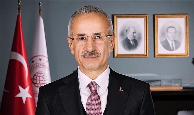 BAKAN URALOĞLU, YOLLARA AKILLI ULAŞIM SİSTEMLERİ KURULACAĞINI BİLDİRDİ!