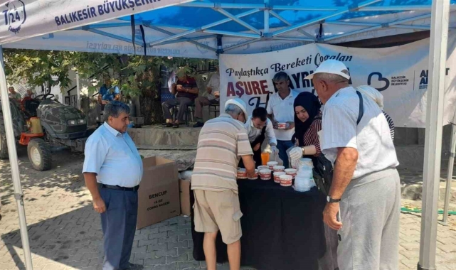 Balıkesir Büyükşehir'den 35 bin kişilik aşure hayrı