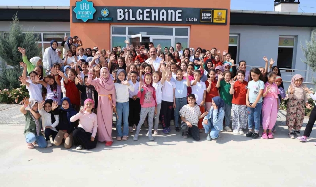 Başkan Altay Ladik'te yapımında sona gelinen düğün salonunu inceledi, Bilgehane öğrencileriyle buluştu