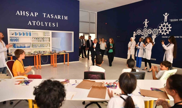 Başkan Büyükkılıç, bilim meraklısı çocuklarla buluştu