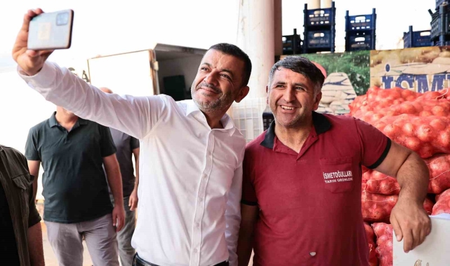 Başkan Çavuşoğlu sabah mesaisine toptancı halinden başladı