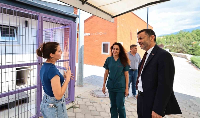 Başkan Çavuşoğlu'ndan sevimli dostlara ziyaret