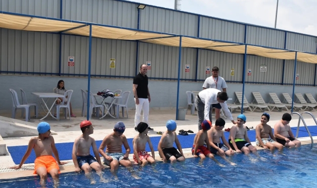 Başkan Durgut yaz spor okullarının sıkı takipçisi