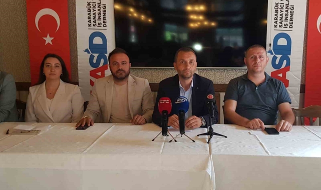 Başkan İpek üyeleri tanıtıp çalışmalarını anlattı