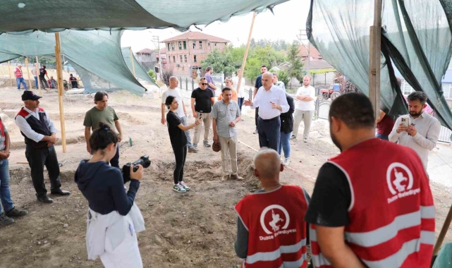 Başkan Özlü "Güzel hatıralar biriktirip, kalıcı bir iş yapıyorsunuz"