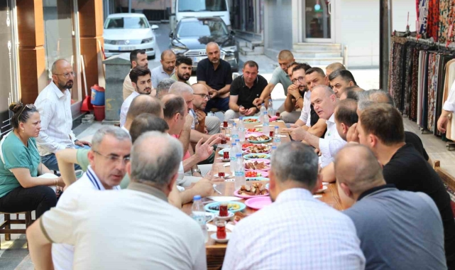 Başkan Özlü "Kızılay meydanı nostaljik bir çarşımız olacak"