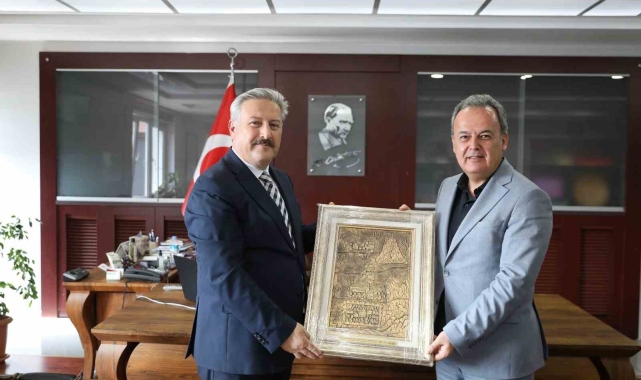 Başkan Palancıoğlu'ndan Melikgazi Kaymakamı Karacan'a ziyaret