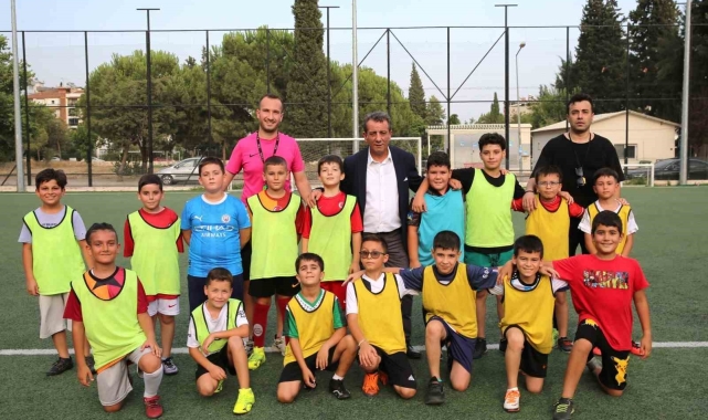 Başkan Yetişkin geleceğin futbolcularıyla buluştu