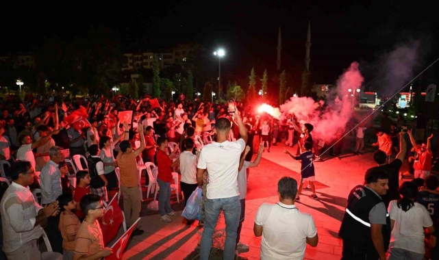 Battalgazi Belediyesi'nde milli maç coşkusu