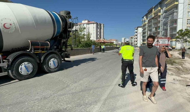 Beton mikserinin çarptığı bisiklet sürücüsü hayatını kaybetti