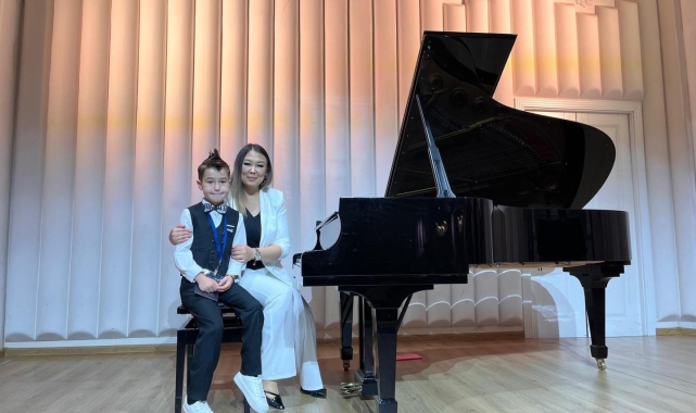 Bilecik'in başarılı müzisyen Rusya'da düzenlenen 'Summer Moscow' Uluslararası Müzik Festivali'nde üçüncü oldu