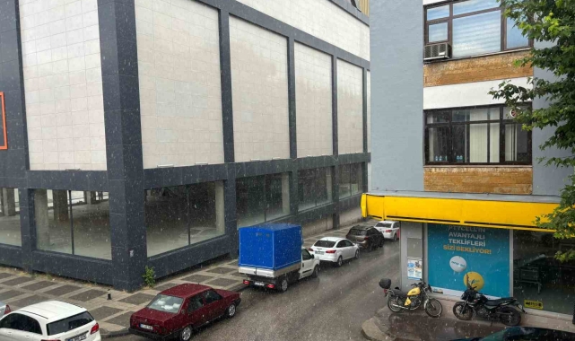 Bilecik'te kısa süreli sağanak yağış