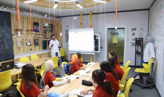 Bilim Konya Yaz Okulu'nda öğrenciler bilim ve teknolojiyle iç içe oluyor