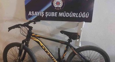 Bisiklet hırsızlığından aranıyordu, tutuklandığı tespit edildi