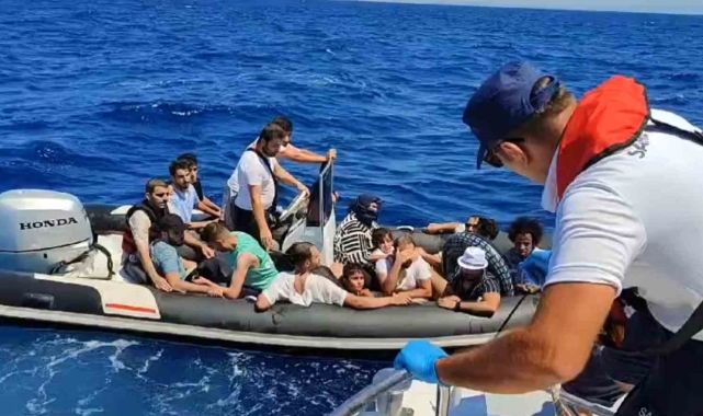Bodrum'da 17 düzensiz göçmen yakalandı, 2 şüpheli gözaltına alındı