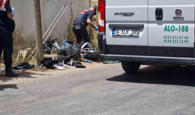 Bodrum'da feci kaza: Araca çarpan motosikletteki 2 genç hayatını kaybetti